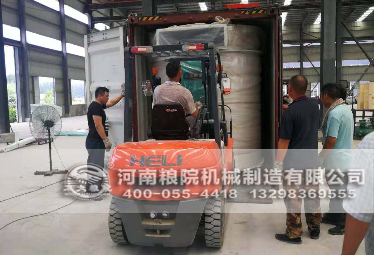 發往贊比亞的玉米加工設備裝箱中 發往贊比亞的玉米加工設備裝箱中